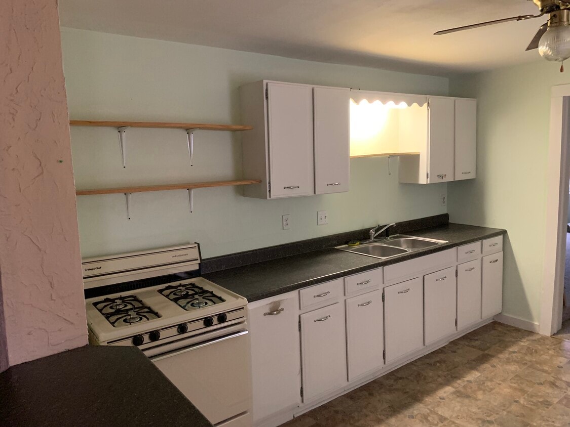 Foto del edificio - 110 N Main St