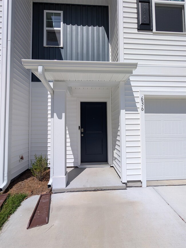 Building Photo - 636 Golden Resin Rd