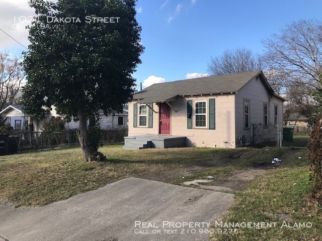 Building Photo - 1031 Dakota St