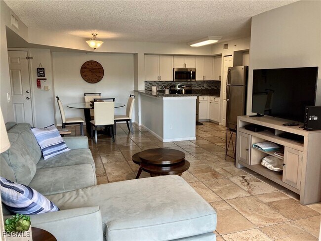 Building Photo - 1185 Wildwood Lakes Blvd