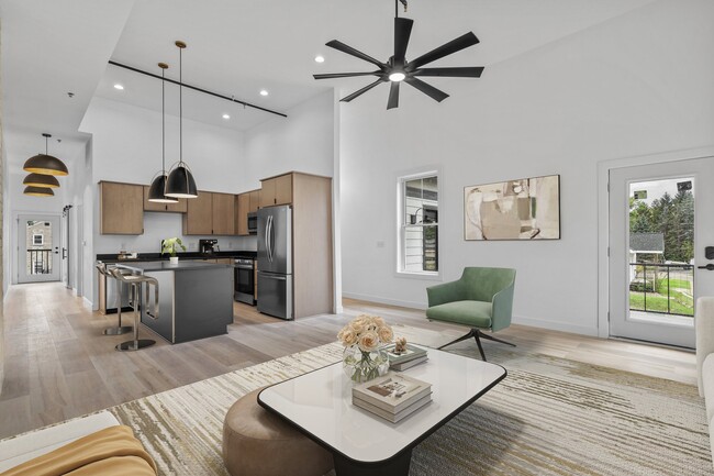 Building Photo - 308 Oak St