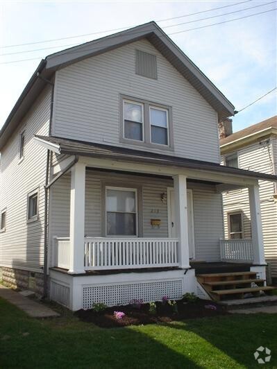 Building Photo - 213 W 34th St