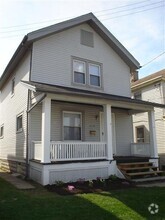 Building Photo - 213 W 34th St