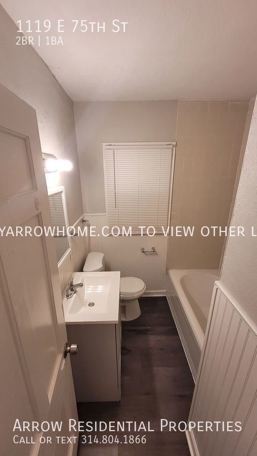 Building Photo - 1119 E 75th St. | 2Bdrm 1 Bath $1100