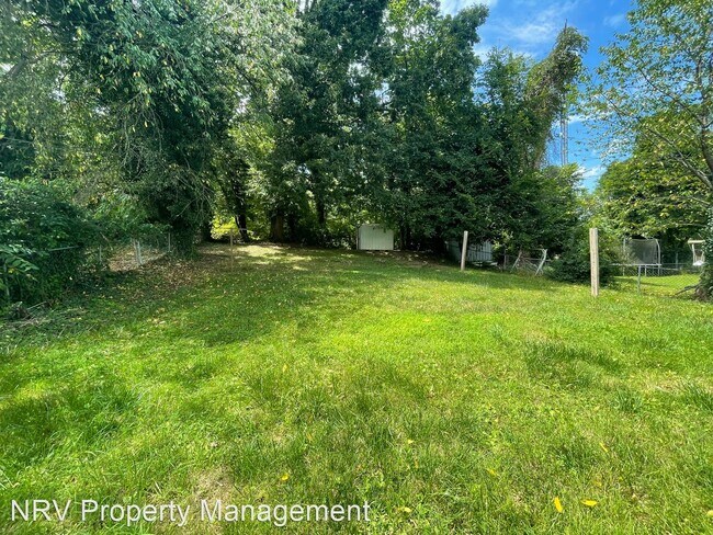 Foto del edificio - 2 br, 1 bath House - 152 Monroe Street