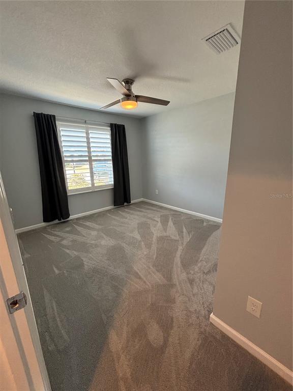 Foto del edificio - 3319 Rohan Rd