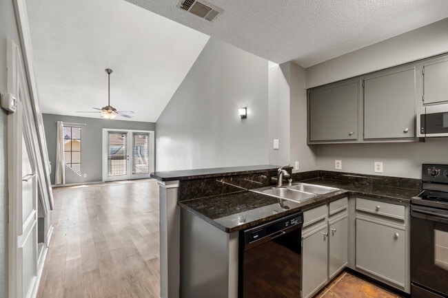 Building Photo - 5001 Grande Dr