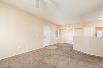 Building Photo - 3400 Cabana Dr