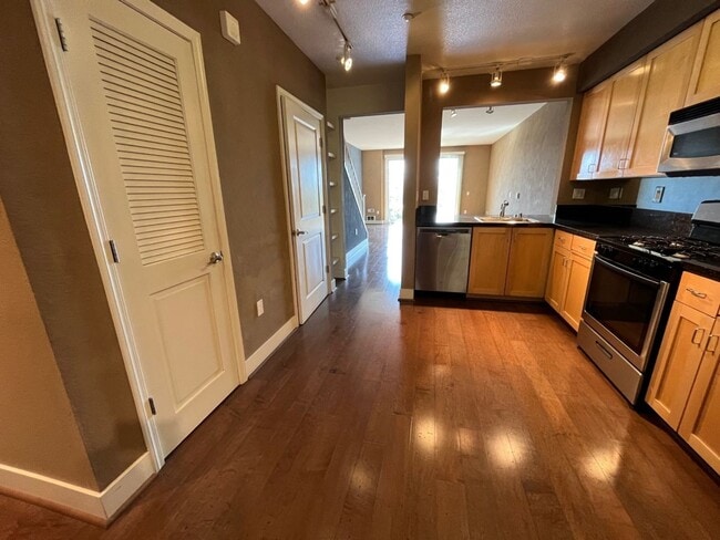 Building Photo - 1556 Brunswig Ln