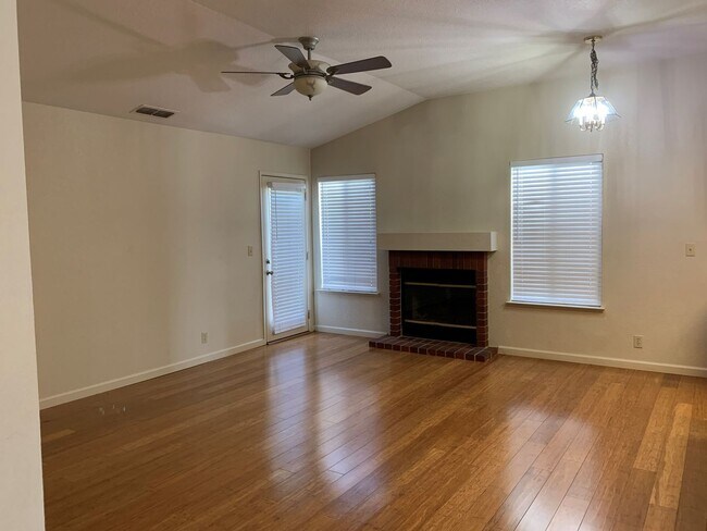 Building Photo - COMING SOON!!! Large 3 bedroom with an office in Elk Grove