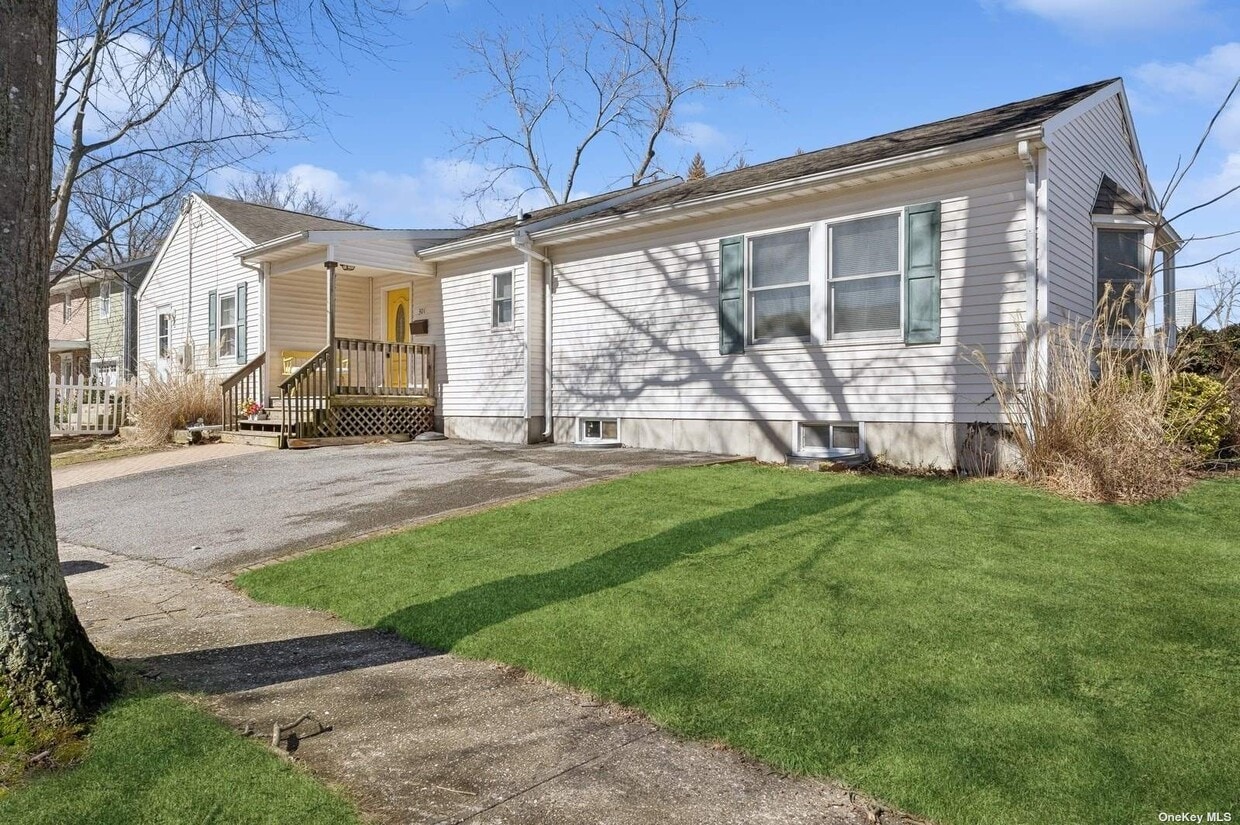 301 Laurel Rd, Northport, NY 11768 House Rental in Northport, NY