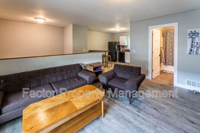 Foto del edificio - 1316 Warren St