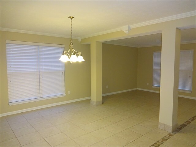 Foto del edificio - 11730 Sinclair Dr