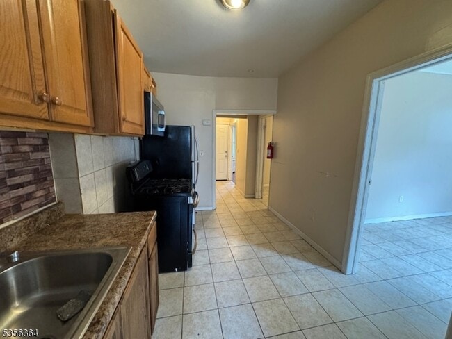 Foto del edificio - 712 E 27th St