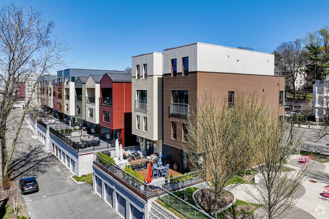 165 Hyde Park ave is located in Hyde Park. - Tilia