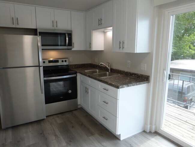 Building Photo - 475 Wall St