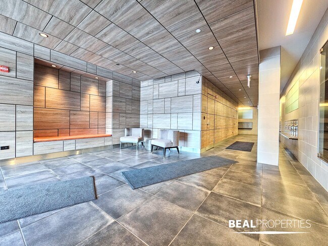 Foto del edificio - 548 W Webster Ave