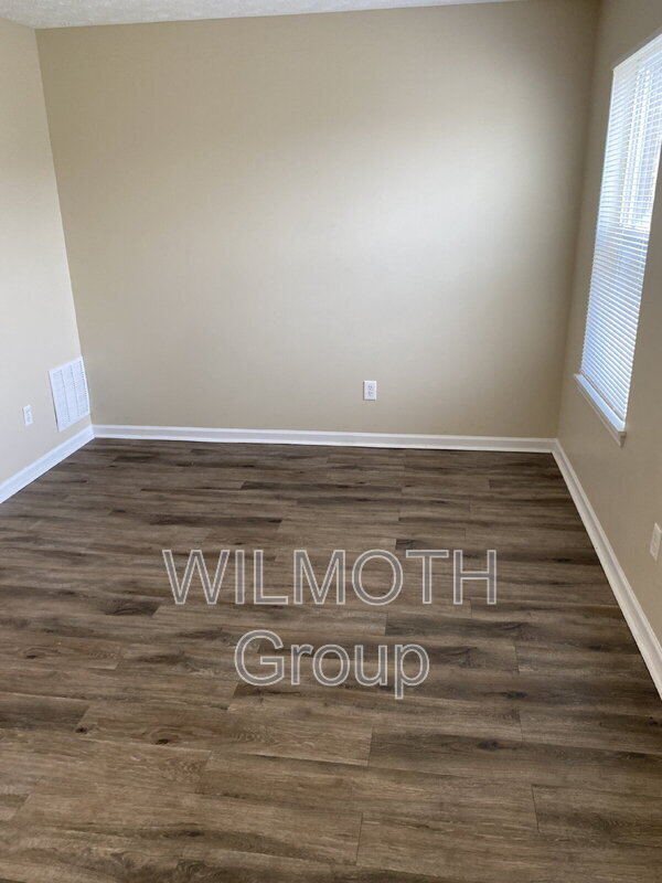 Foto del edificio - 2265 Valley Creek E Ln