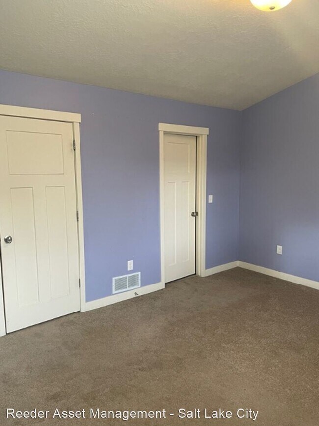Building Photo - 3 br, 2.5 bath House - 11212 South Summer ...