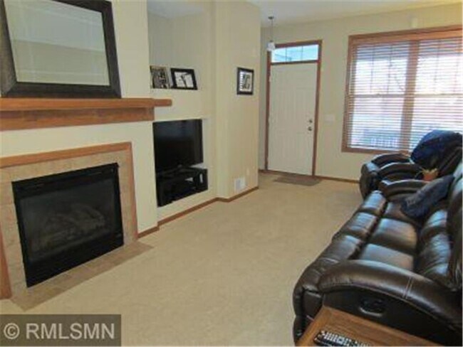 Building Photo - 9613 Linden Ln N