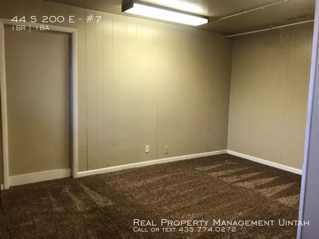 Building Photo - 1 Bed 1 Bath Studio Apartment in Roosevelt