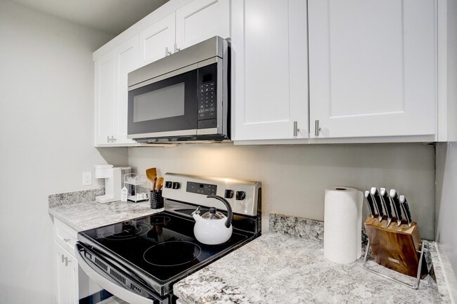 Building Photo - 3448 Elgin St