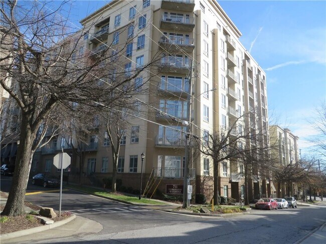 Building Photo - 711 Cosmopolitan Dr NE