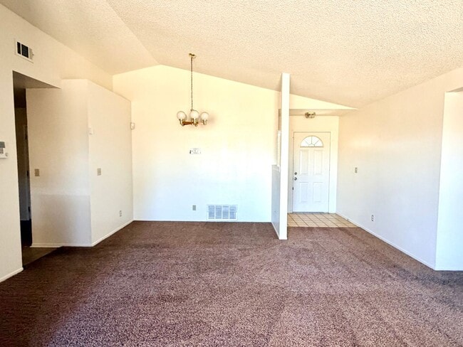 Building Photo - 8449 Viburnum Ave