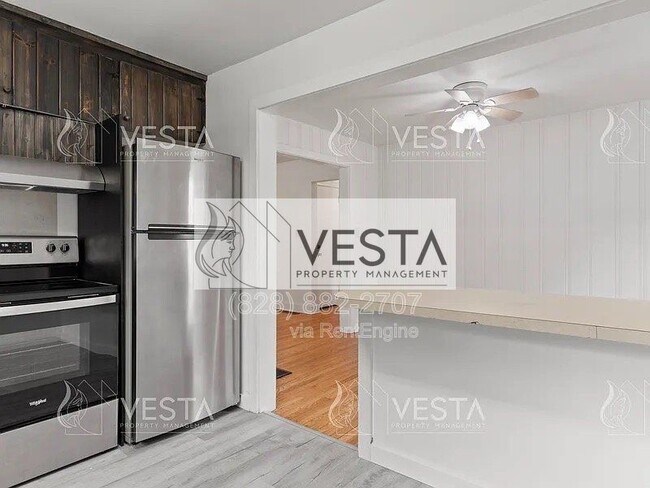 Foto del edificio - 34 Huffman Rd