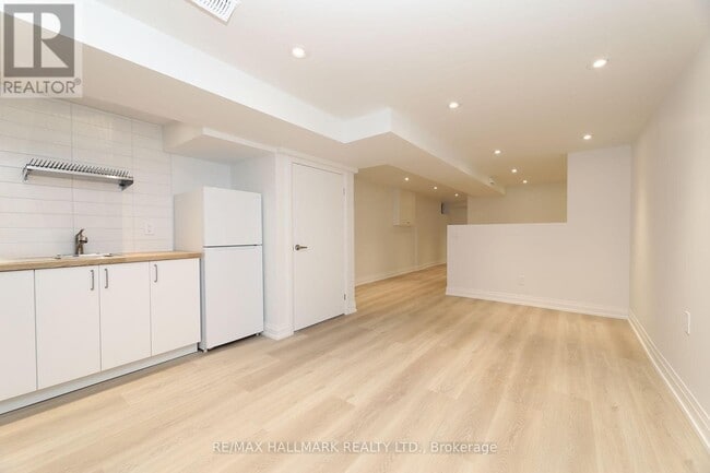 Building Photo - 38 Halton St