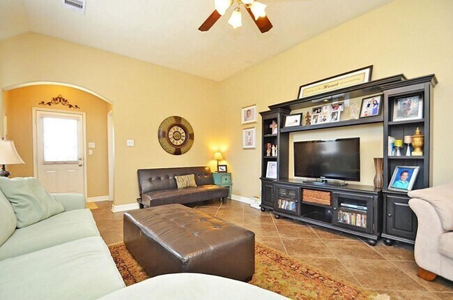 Building Photo - 24562 Carlton Springs Ln