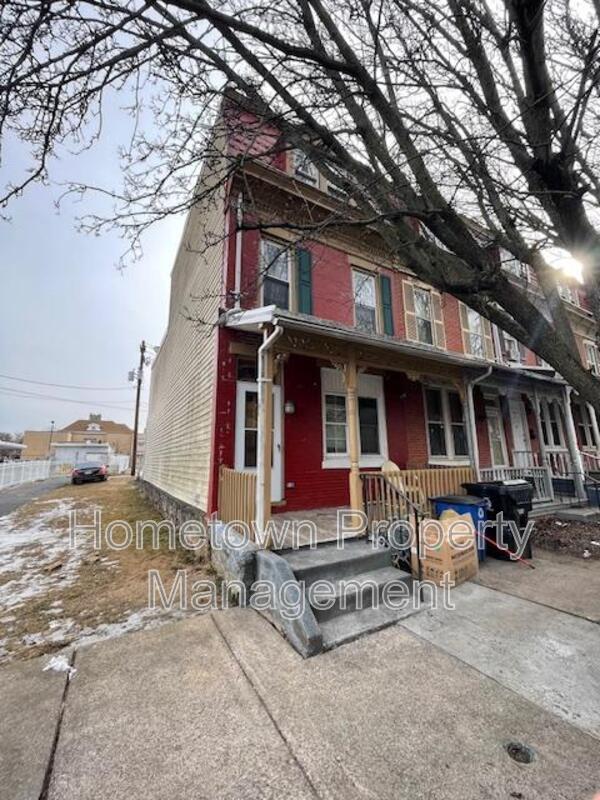 Primary Photo - 139 Hoerner St