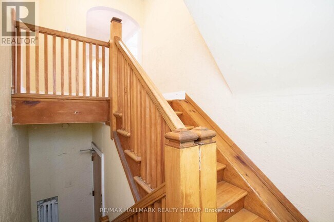Photo du bâtiment - 74-74 Acacia Ave