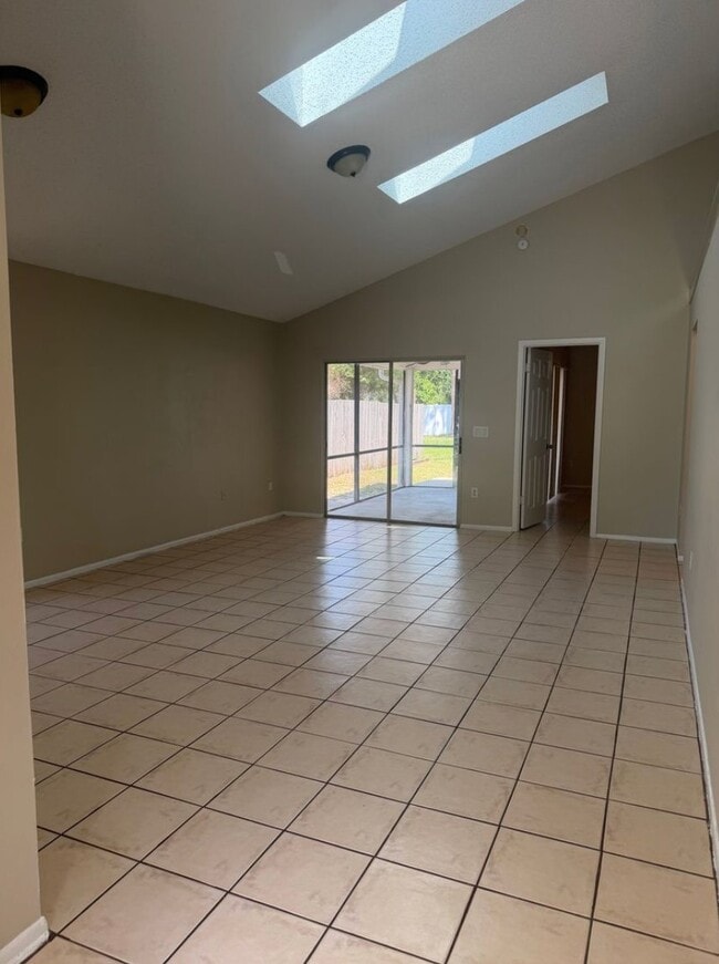 Photo - 160 Edgewater Cir (Sanford, FL) House