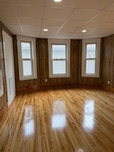 Building Photo - 10 Holland Rd