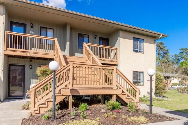Building Photo - 3624 St Johns Unit B
