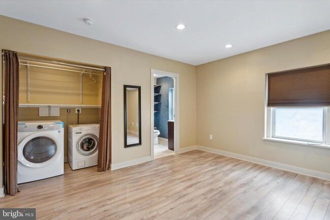 Building Photo - 1183 S 13th St