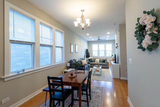 Foto del edificio - 2522 W Shakespeare Ave