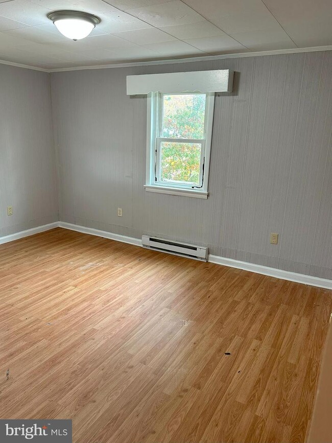 Building Photo - 11601 Buchanan Trail E