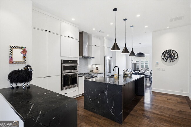 Building Photo - 3573 Parkside Wy