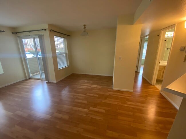 Building Photo - GREAT LOCATION 2 Bed 2 Bath Condo in Hunter's Ridge-Available Now!