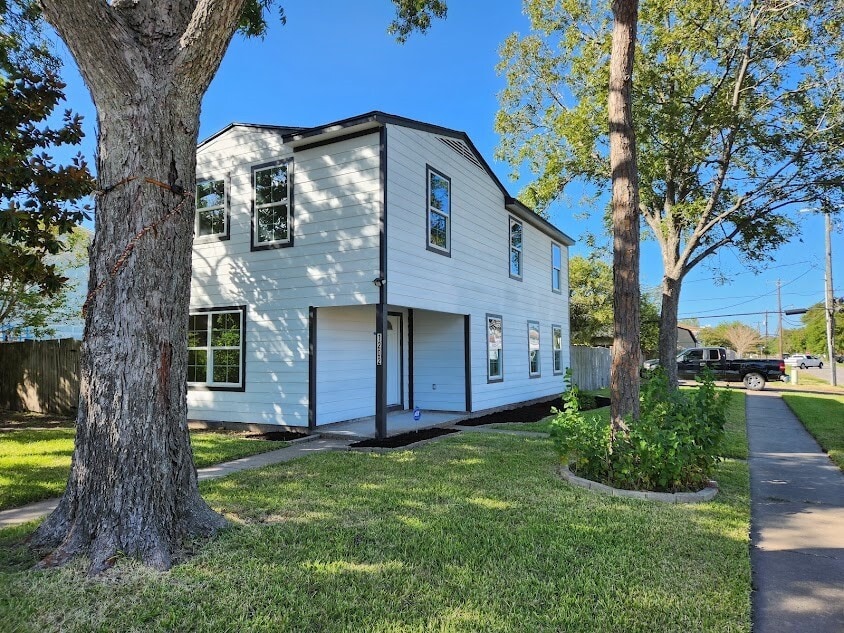 Foto principal - 1202 3rd Ave N