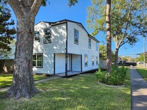 Building Photo - 1202 3rd Ave N