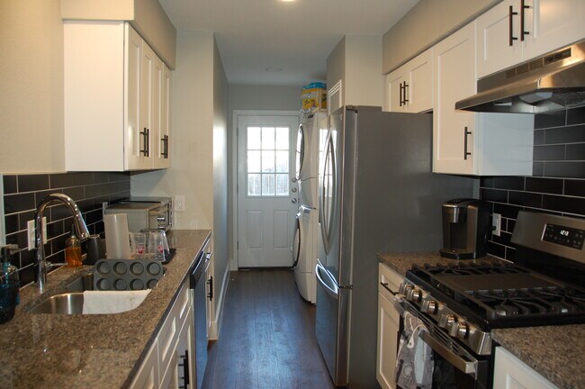 Foto del edificio - 602-604 Peterson St