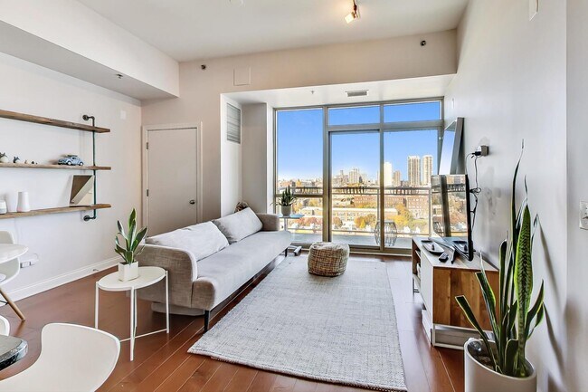 Foto del edificio - 230 W Division St