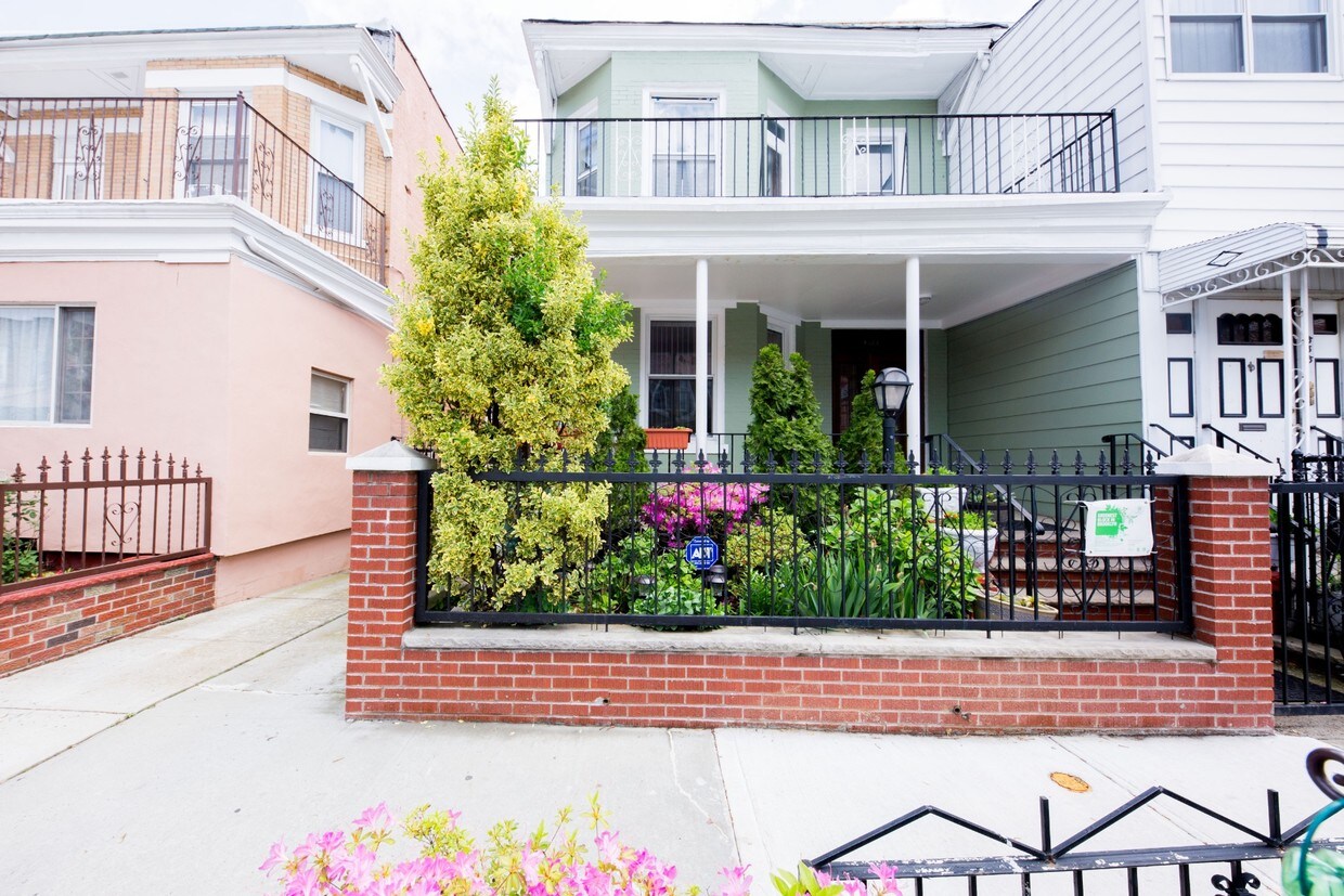 Primary Photo - 331 East 26th Street