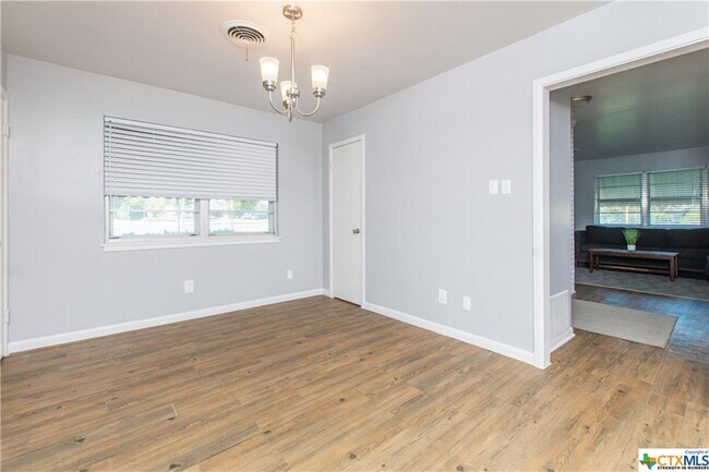Building Photo - 801 Terrace Dr