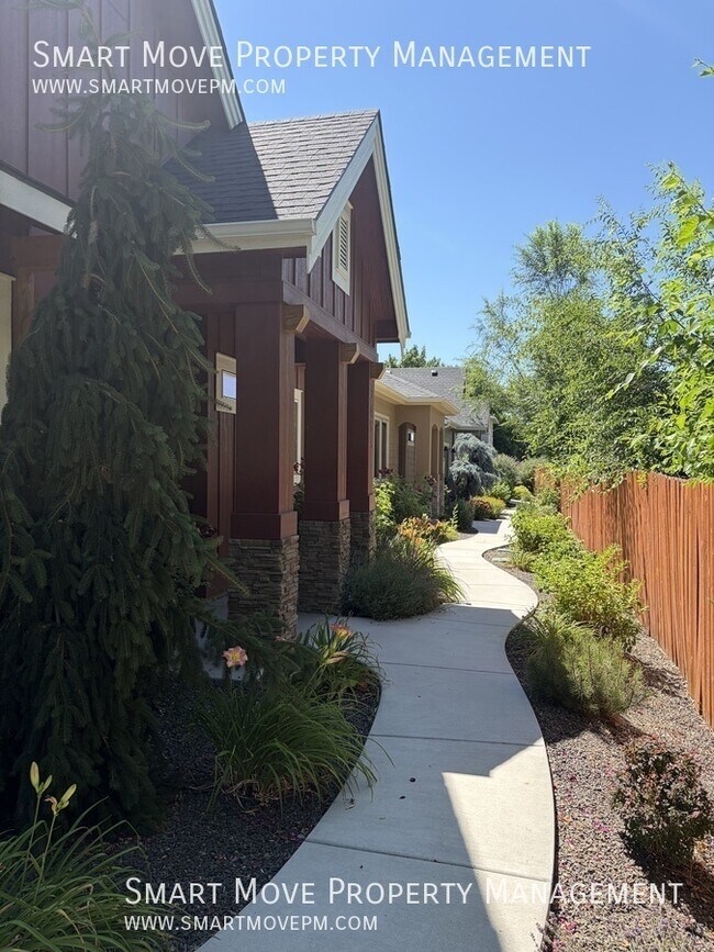 Foto del edificio - 2463 N Ashgrove Ln