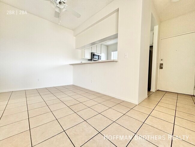 Building Photo - 868 S Kingsley Dr Los Angeles, CA 90005