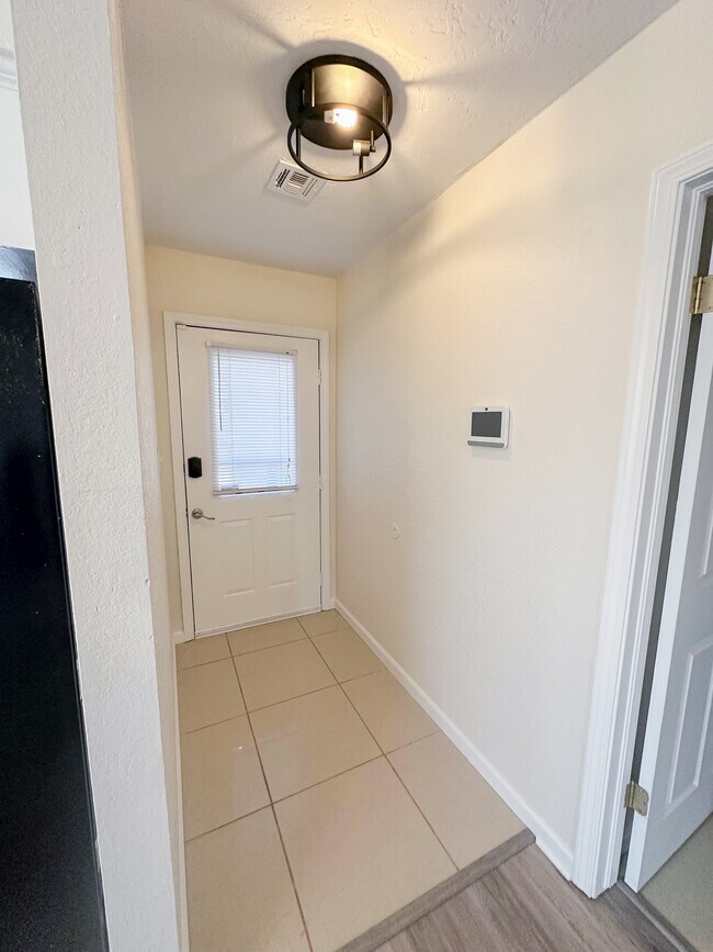 Foto del edificio - 2711 NE Euclid Ave